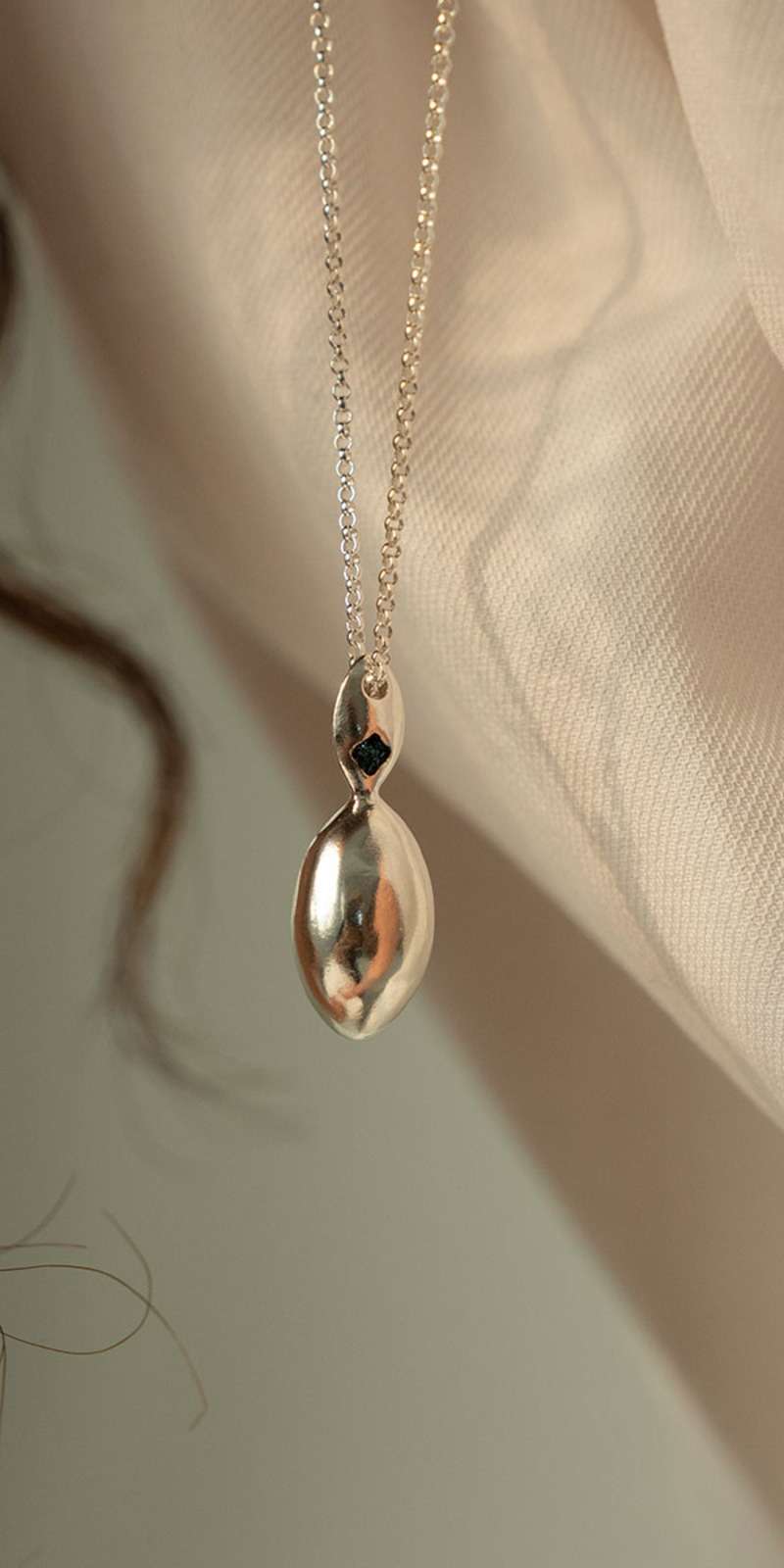 OVAL GRAPE NECKLACE