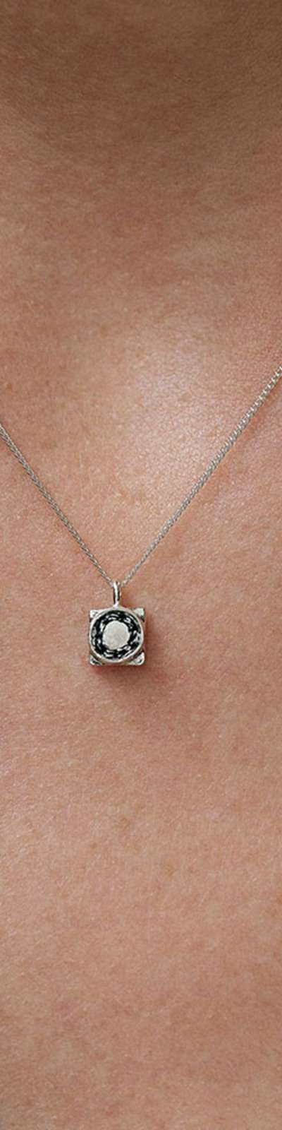 MINI SQUARE NECKLACE