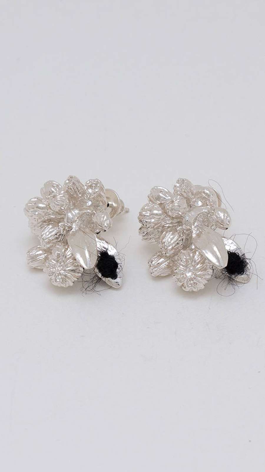 AGERATUM EARRING