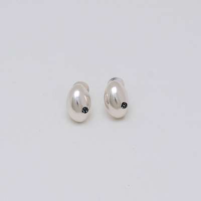 TINY OVAL EARRING