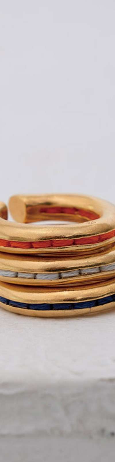 BOLD RING EARCUFF - GOLD
