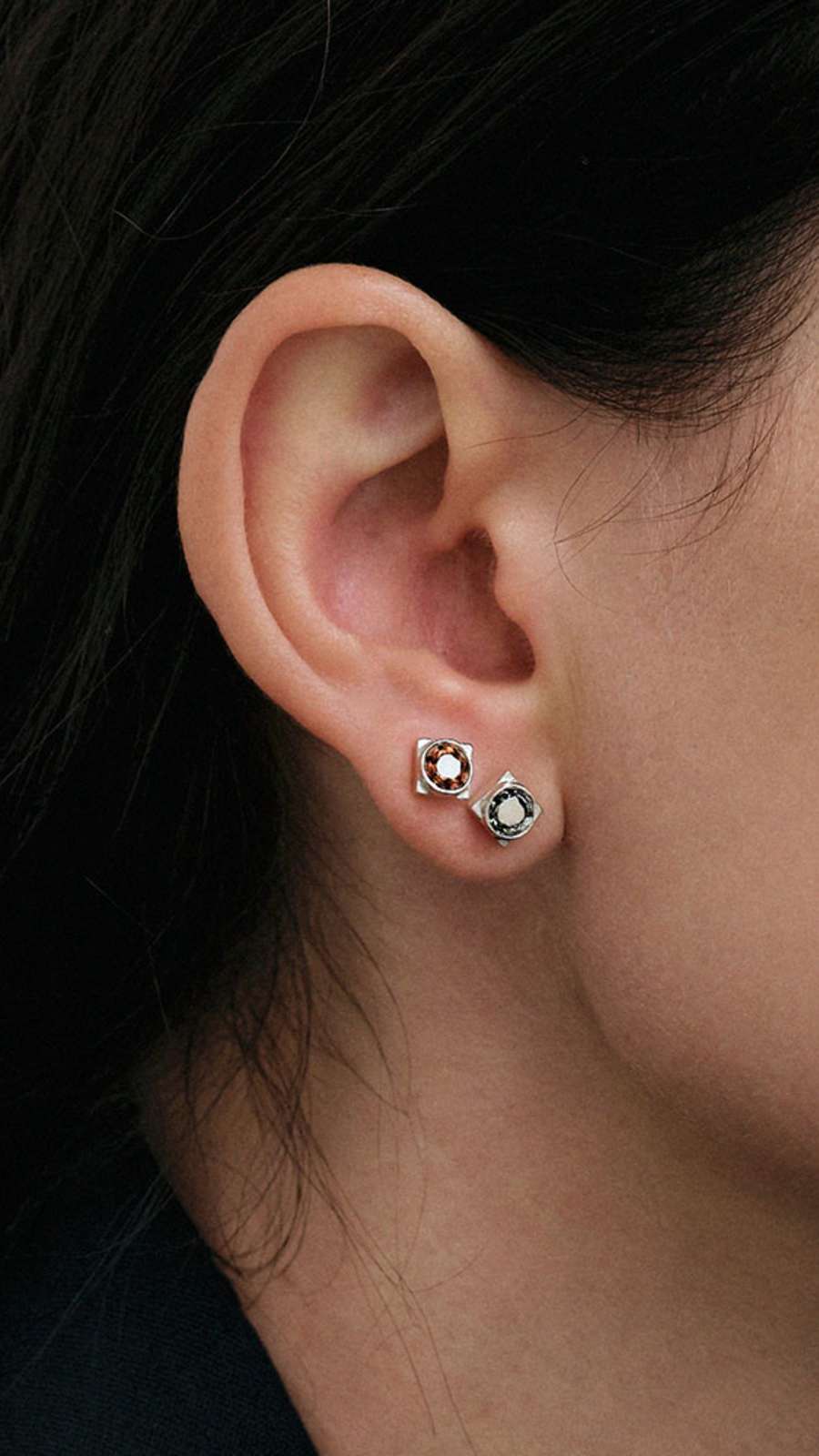 SQUARE STUD EARRINGS