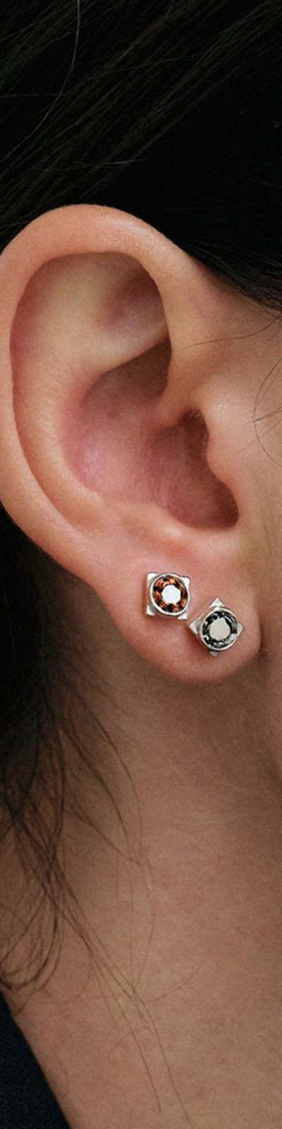 SQUARE STUD EARRINGS