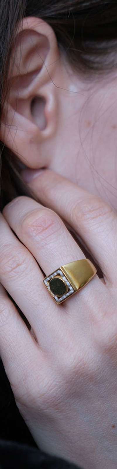 SQUARE SIGNET RING - GOLD