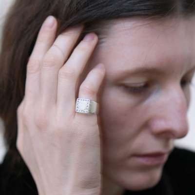 SQUARE SIGNET RING - SILVER