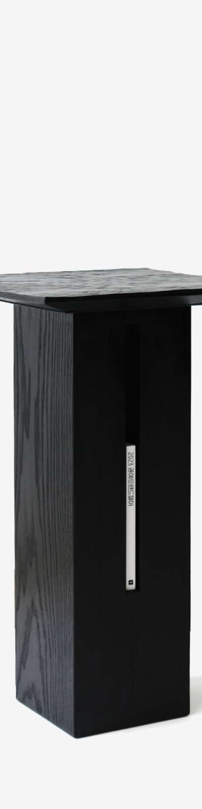 Yunsle Side Table