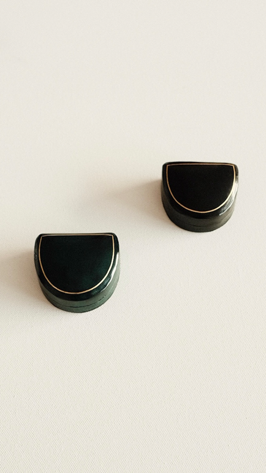 Semi-Circle Case (2 COLORS)