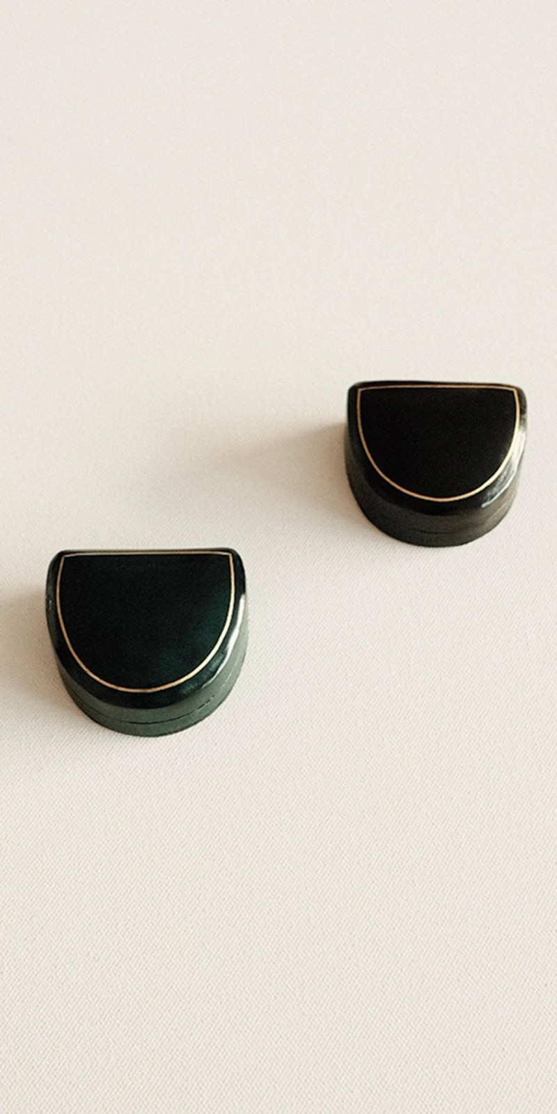 Semi-Circle Case (2 COLORS)