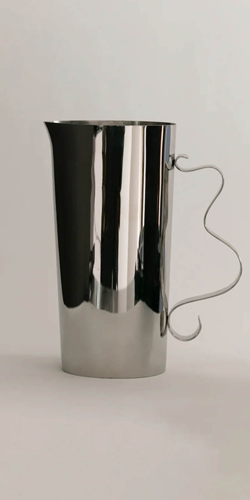 Squiggle Pitcher