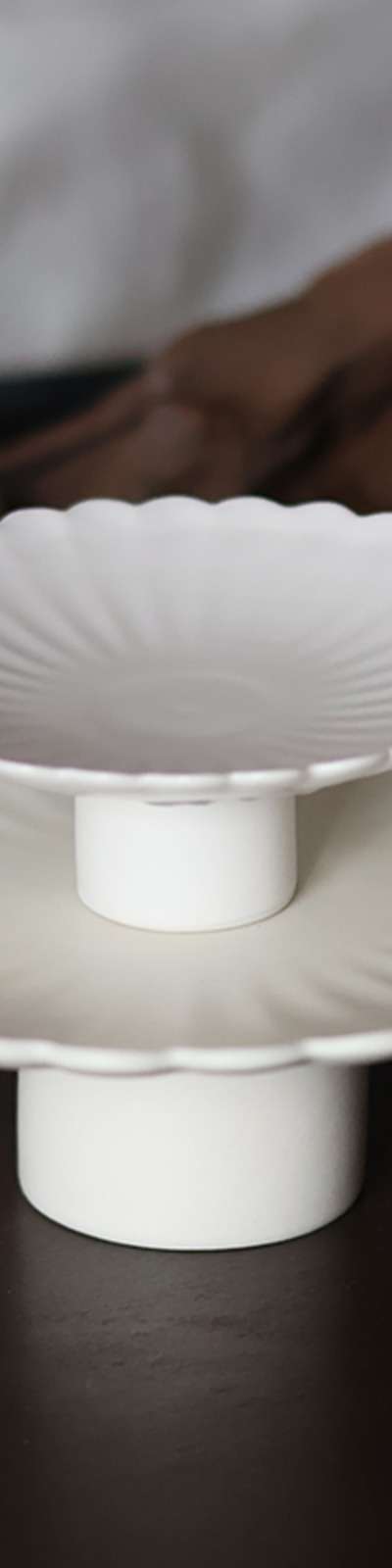 High-heeled flower-shaped dish