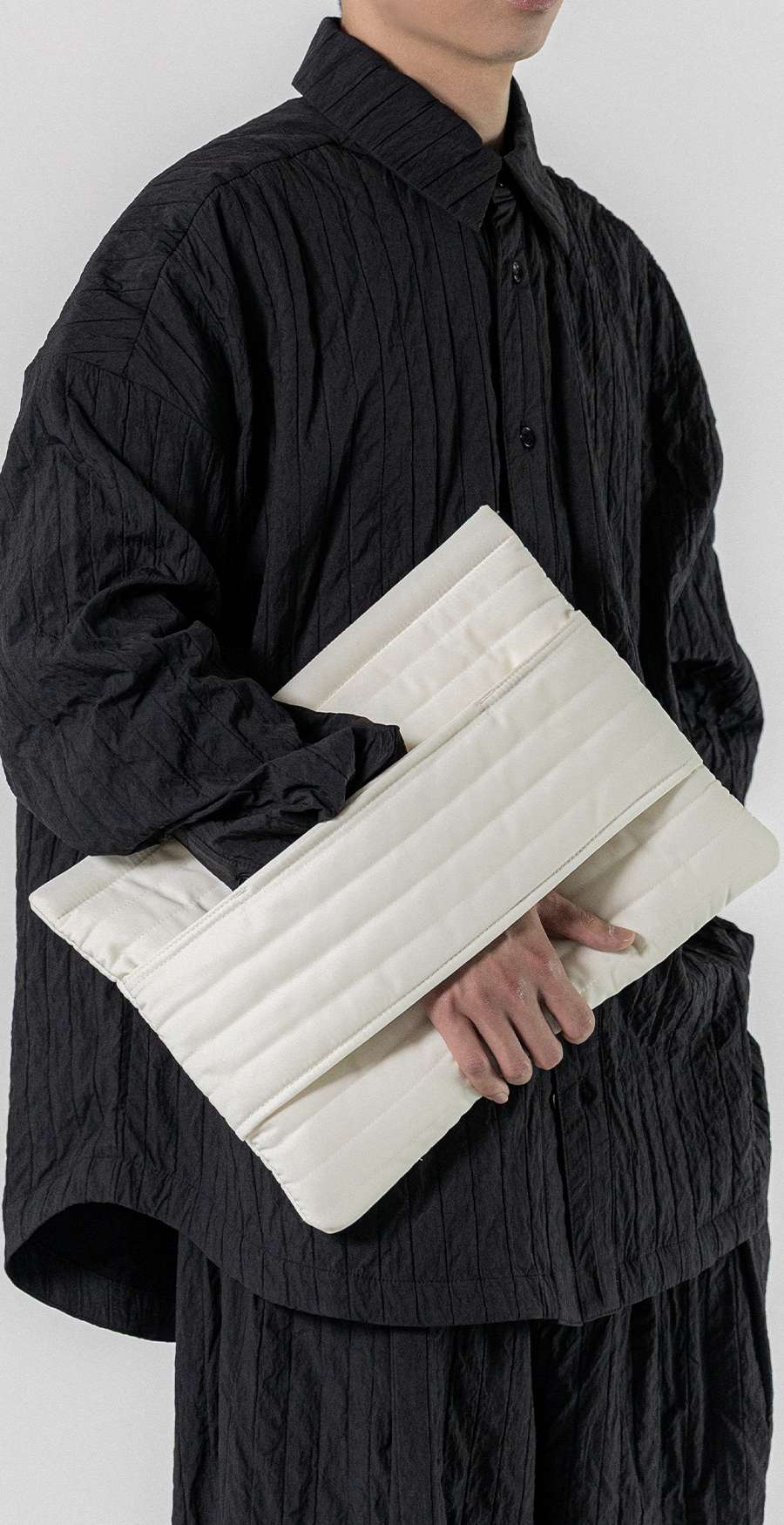 Neo Nubi Notebook Pouch (Ecru)