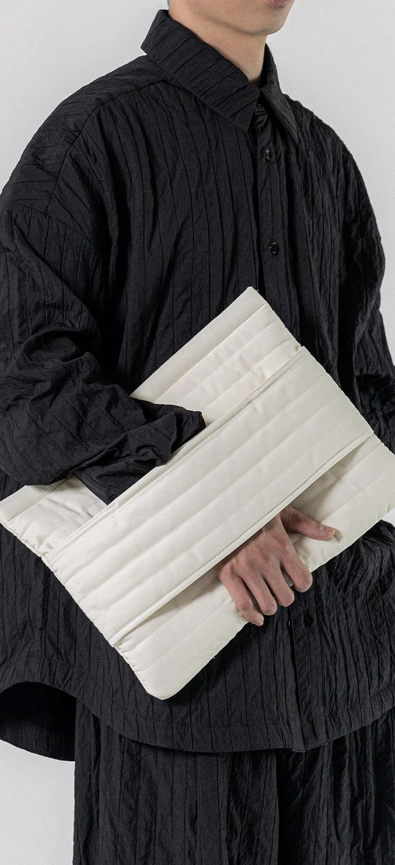 Neo Nubi Notebook Pouch (Ecru)