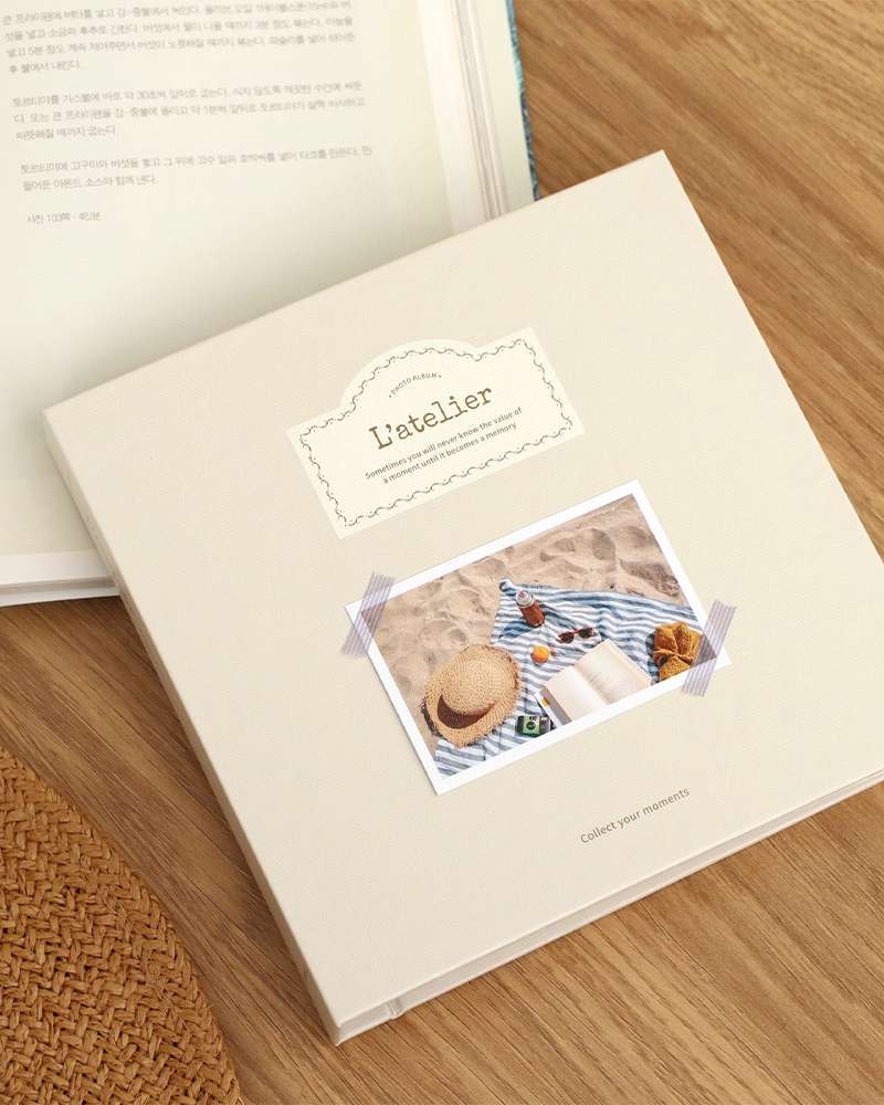 [Sticker Included] L'Atelier Photo Album [M]