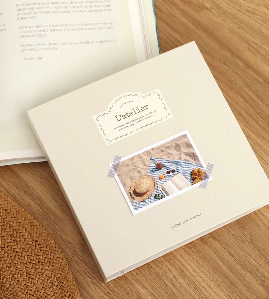[Sticker Included] L'Atelier Photo Album [M]