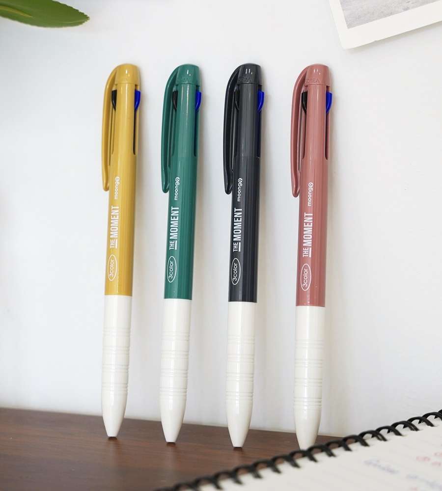 The Moment 0.7mm 3-Color Ballpoint Pen 4-Type Set