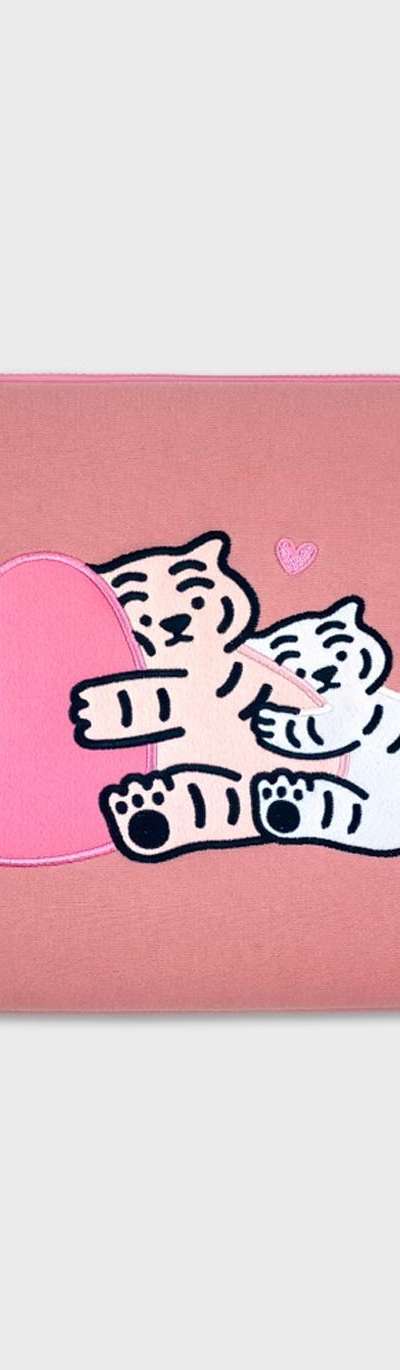 Hug Tiger Notebook iPad Pouch
