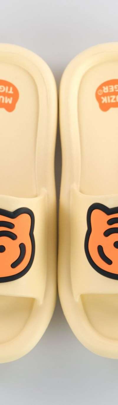 Muziktiger Ddungrangi Tube Slippers 2 Types