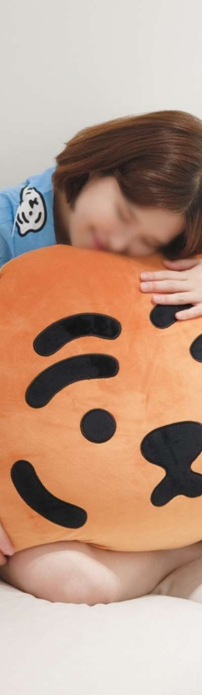 Mega Dung Rang Face Mochi Cushion Set of 3