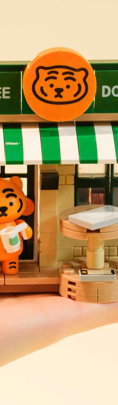 MUZIKTIGER Ttoongrangi's Dessert Cafe Brick Figure
