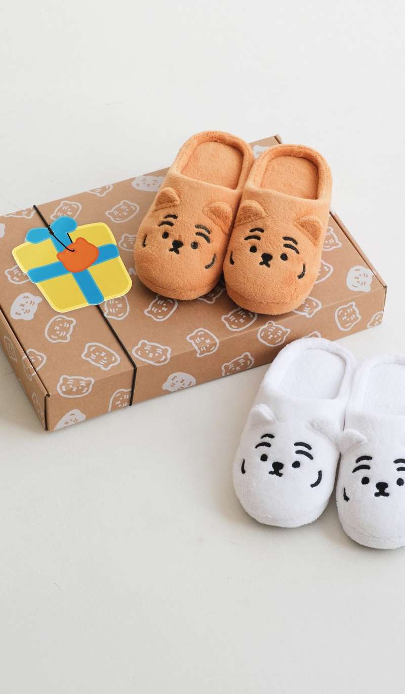 Two Steps Gift Set (Fuzzy Slippers Red Tiger + White Tiger)