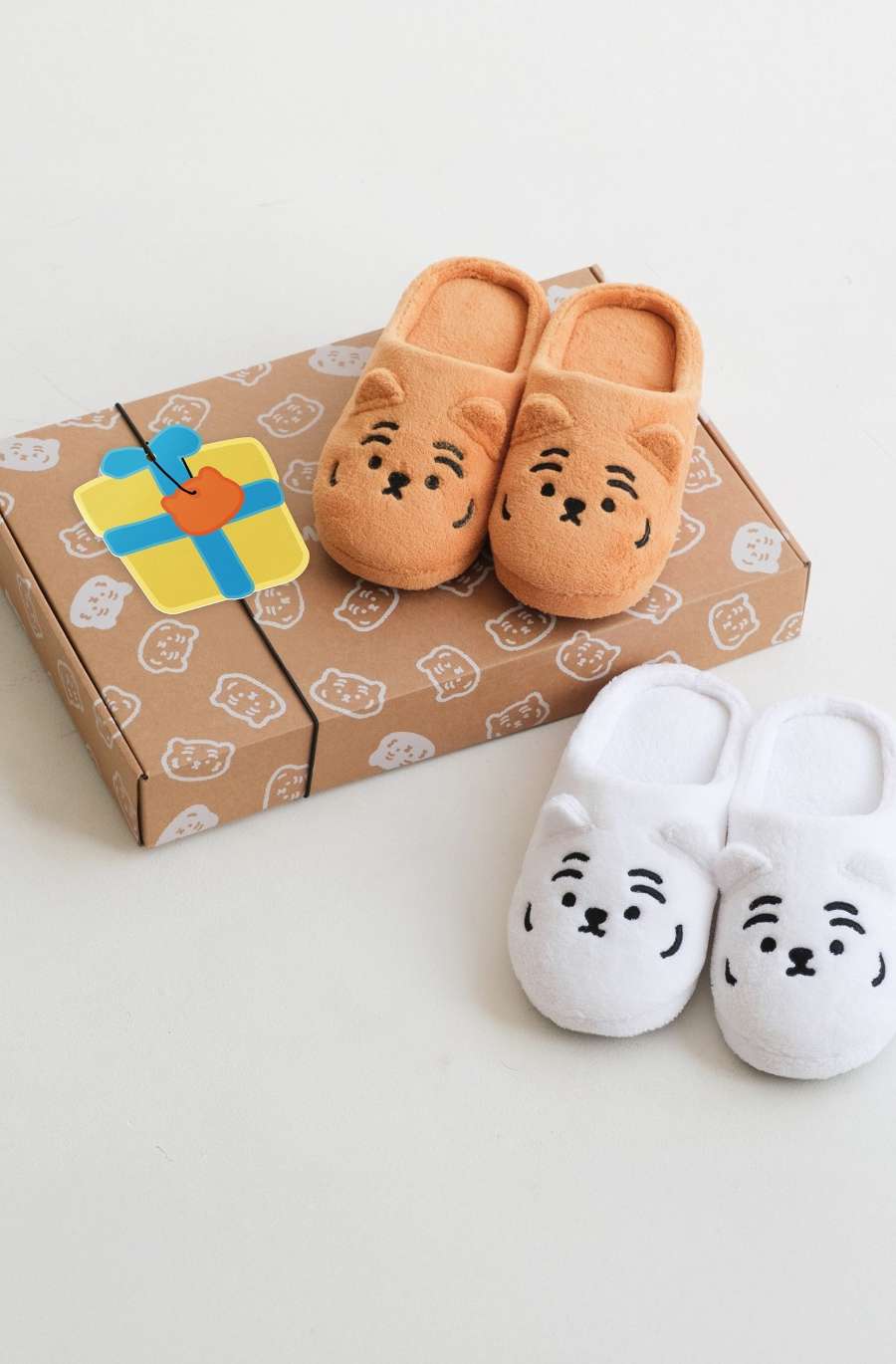 Two Steps Gift Set (Fuzzy Slippers Red Tiger + White Tiger)