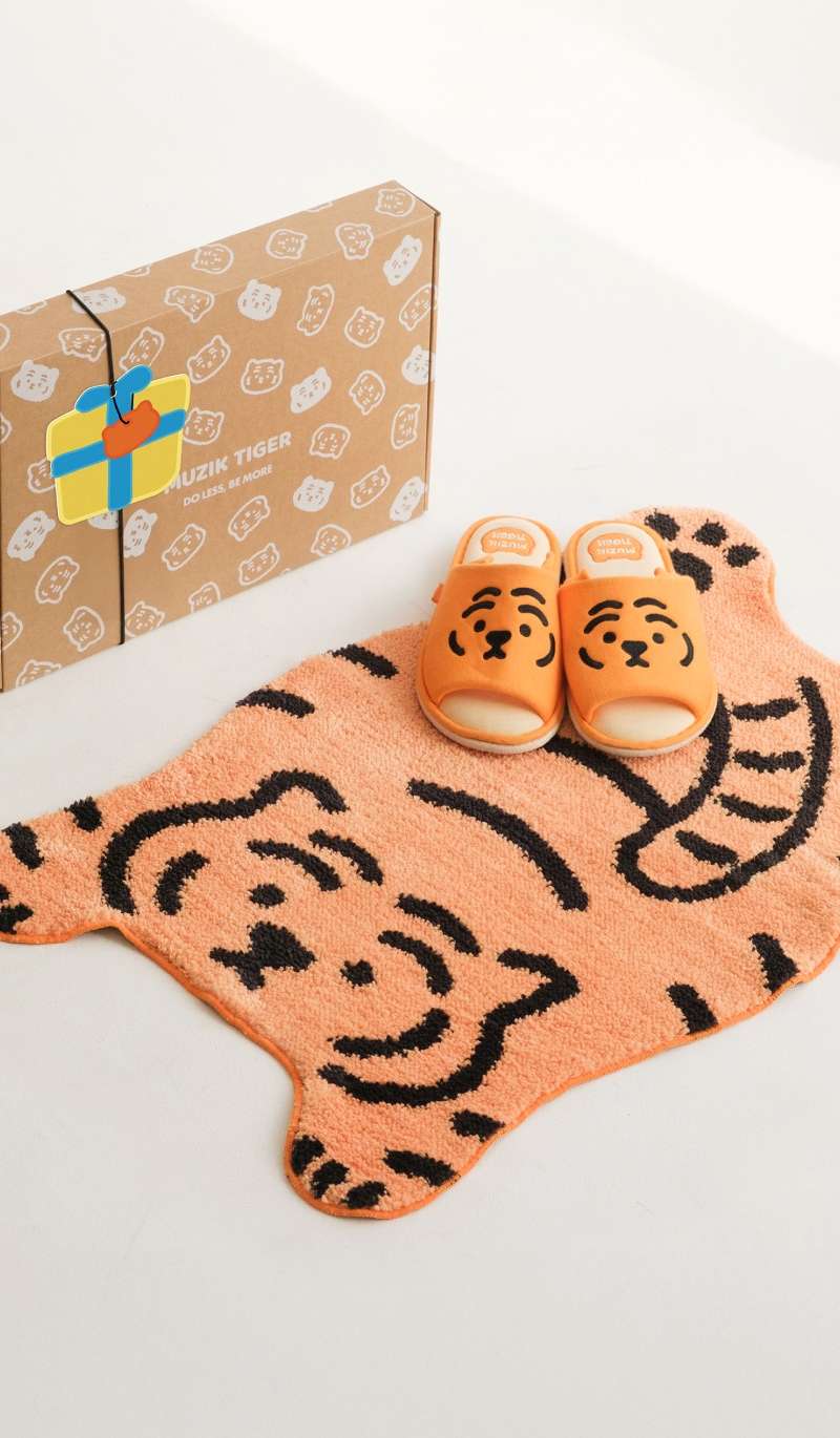 Comfort Gift Set (Chulpudukrang Rug + Home Slippers)