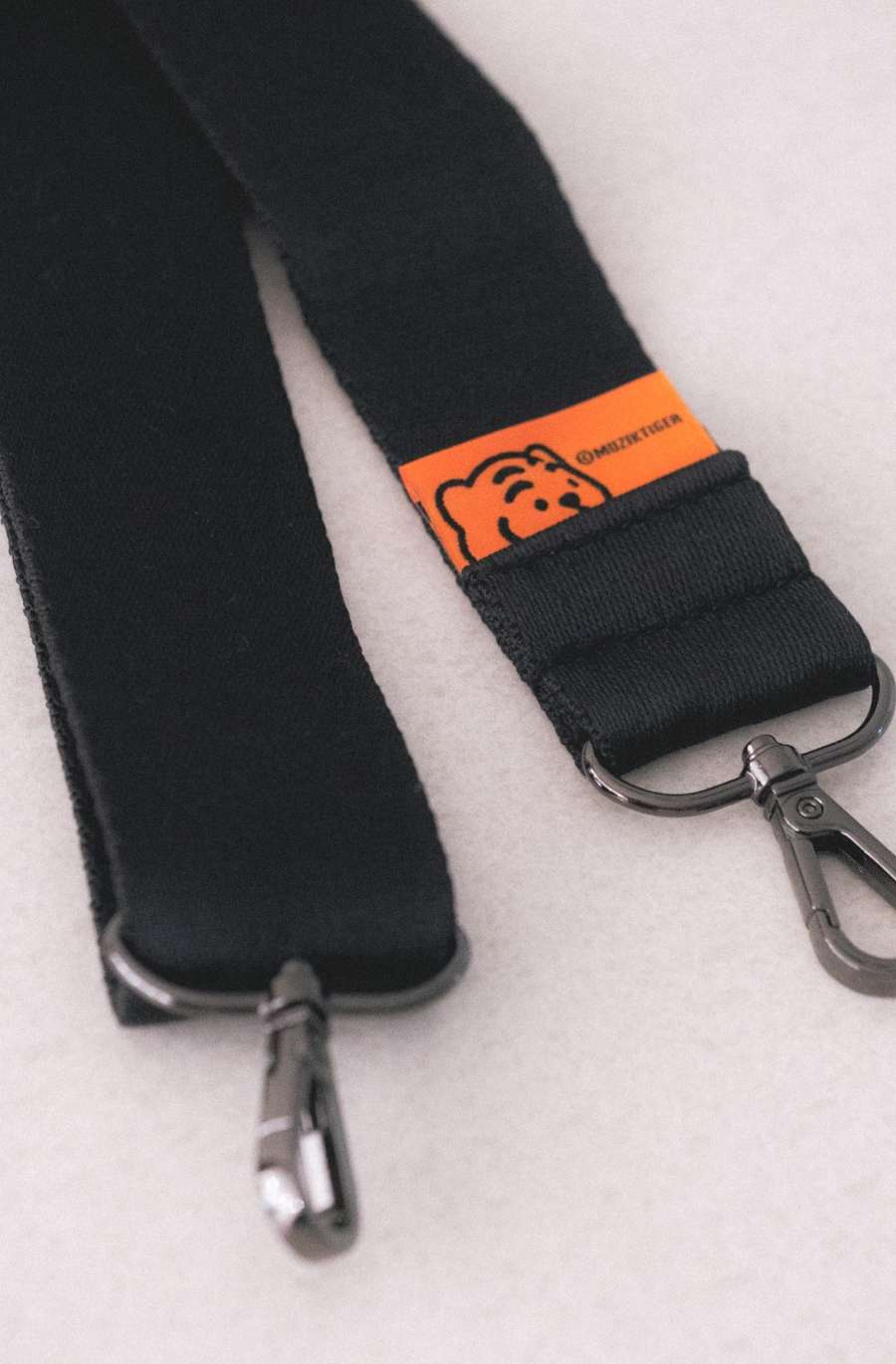 Ddungrangi Strap (Black)