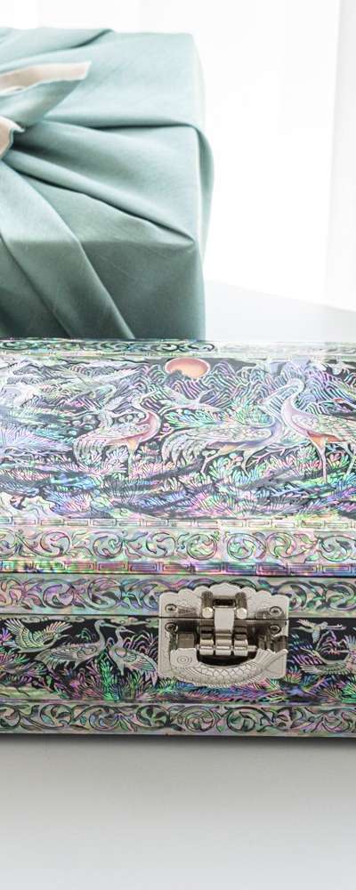 螺鈿漆器 2段 アワビ宝石箱 25センチ 群鶴 黒色