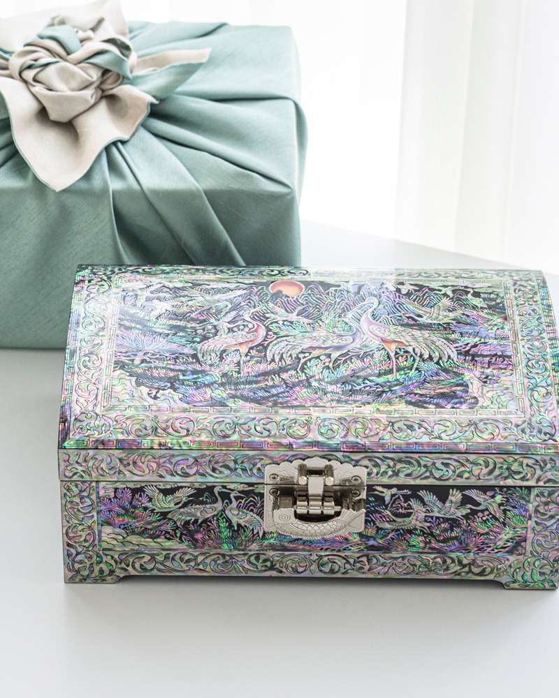 Nacre Lacquerware Two-Tier Mother-of-Pearl Jewelry Box 25cm Flock of Cranes Black