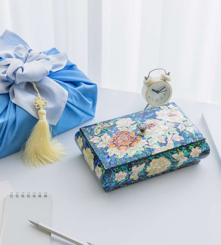 Peony Blue Mother-of-Pearl Box by In-ho Park