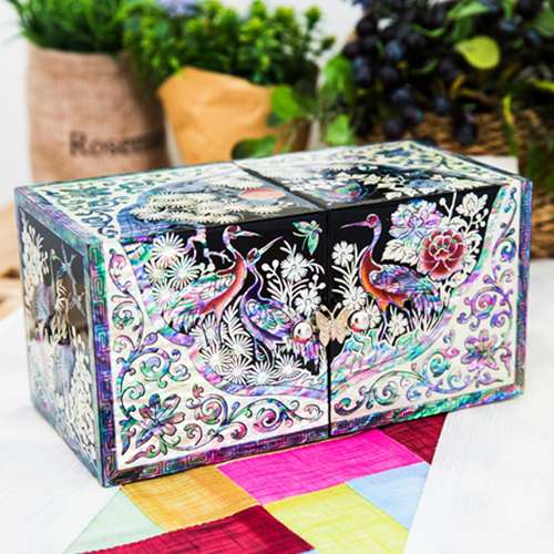 Pine Tree and Crane Mother-of-Pearl Jewelry Box with Cloud Pattern Border - Artwork by O Myung-ho -