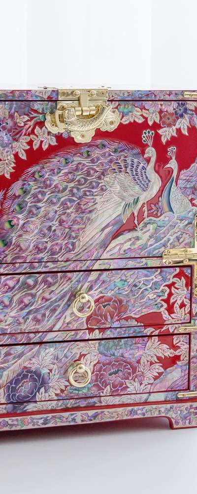 高級螺鈿漆工芸孔雀半開き引き出し貝細工ジュエルボックス(特大、赤色黒色) - チャン・テボク作品