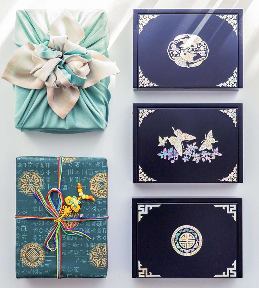 Mother-of-Pearl Lacquerware Memo Pad Holder – Korean Traditional Craft Gift