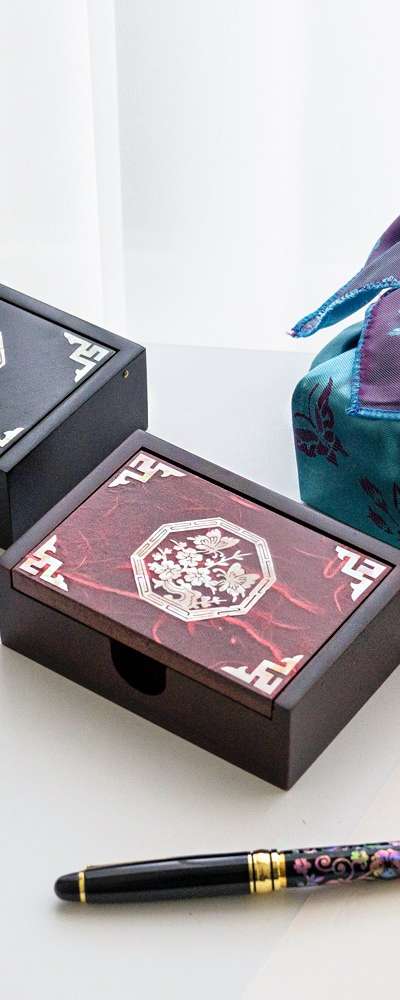 螺鈿漆器 貝殻名刺入れ (自動, 伝統文様)
