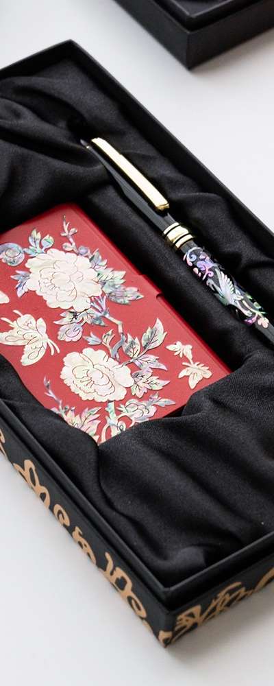 2種セット 螺鈿漆器 白蝶貝 切嵌 名刺ケース+白蝶貝 ボールペン (松鶴、牡丹文様)