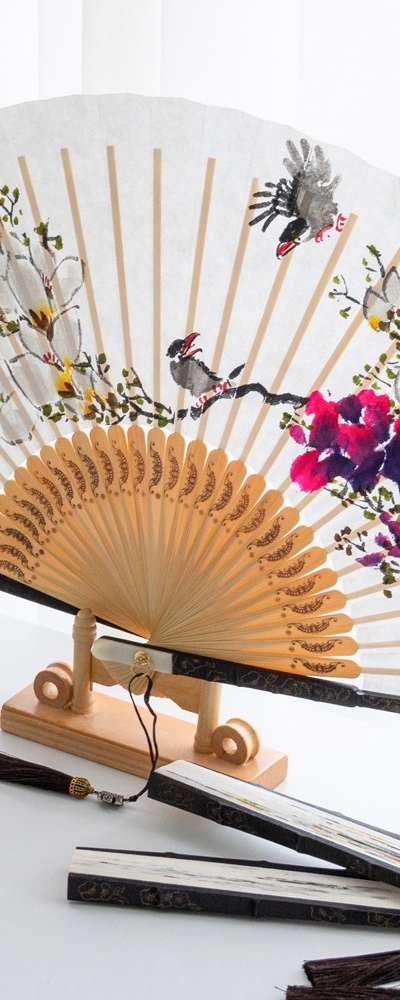 Handwritten Black Bamboo Carving Traditional Fan - Magnolia (Namjeong Park Sang-ok)