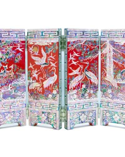 Pine and Crane Four-Panel Small Mother-of-Pearl Screen in Black and Red - Work by Oh Myung-ho