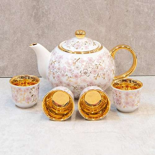 Gold-Plated Plum Blossom Tea and Liquor Set (Teapot, 4 Cups)
