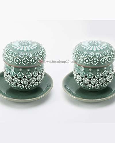 Celadon Double-Pierced Chrysanthemum Tea Cup Set - Kim Young-soo (2ps)