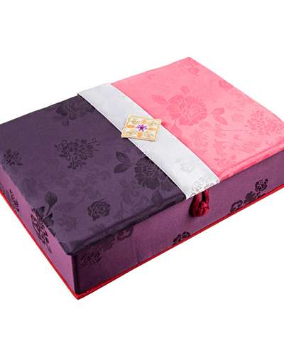 Silk Charm Betrothal Box with Flower Embroidery (Purple)