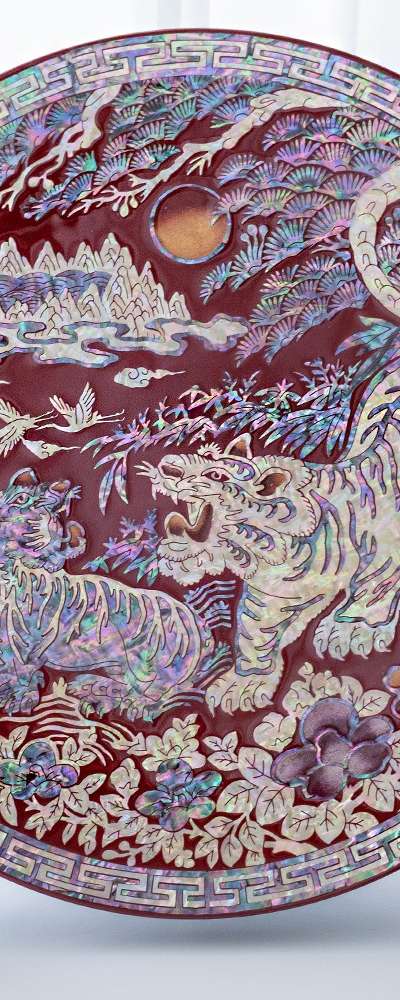 Najeon Chilgi Ten Symbols of Longevity Decorative Mother-of-Pearl Tray with Tiger Pattern 25cm by Kim Gil-su