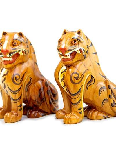Traditional Woodcraft Tiger Ornament