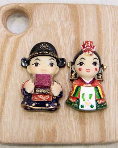 Traditional Korean Bride and Groom Magnet Set