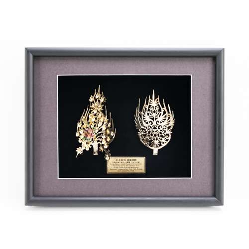 Gold Crown Frame - King and Queen (1/3 Size)