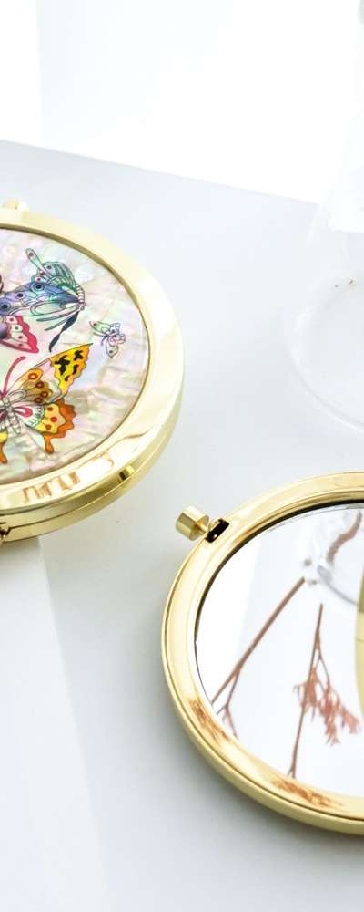 Premium Mother-of-Pearl Handheld Mirror with One-Touch Design - Traditional Korean Lacquerware Gift