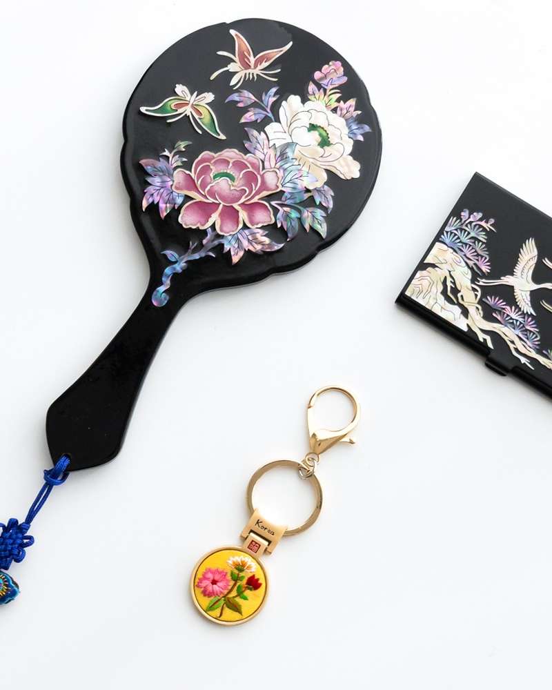 Nacre-Inlaid Mother-of-Pearl Hand Mirror with Cut Handle - Peony (Black, Red)