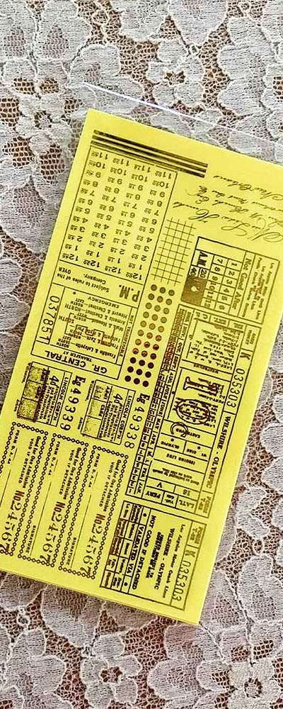 [17] Gold Vintage Ticket