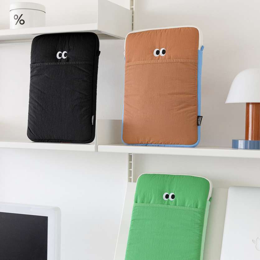 Fluffy Eyes Padded Notebook Pouch 13"