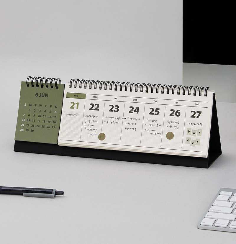 2026 Life and Pieces Memo Weekly Desk Calendar (Landscape)