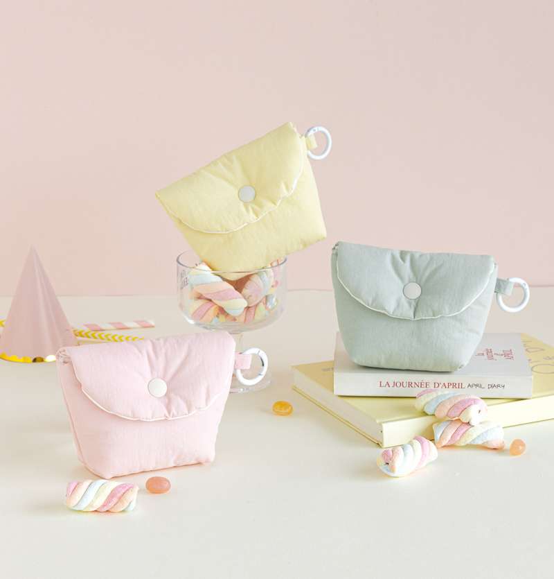 Momo-Ssi Marshmallow Card Wallet